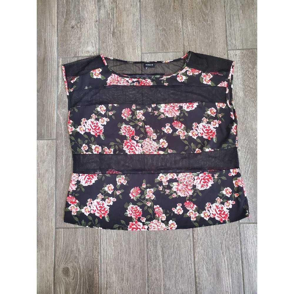 Torrid Black Floral Mesh Panel Short Sleeve Shirt Blouse Plus Size measures 1/2 - Picture 1 of 4